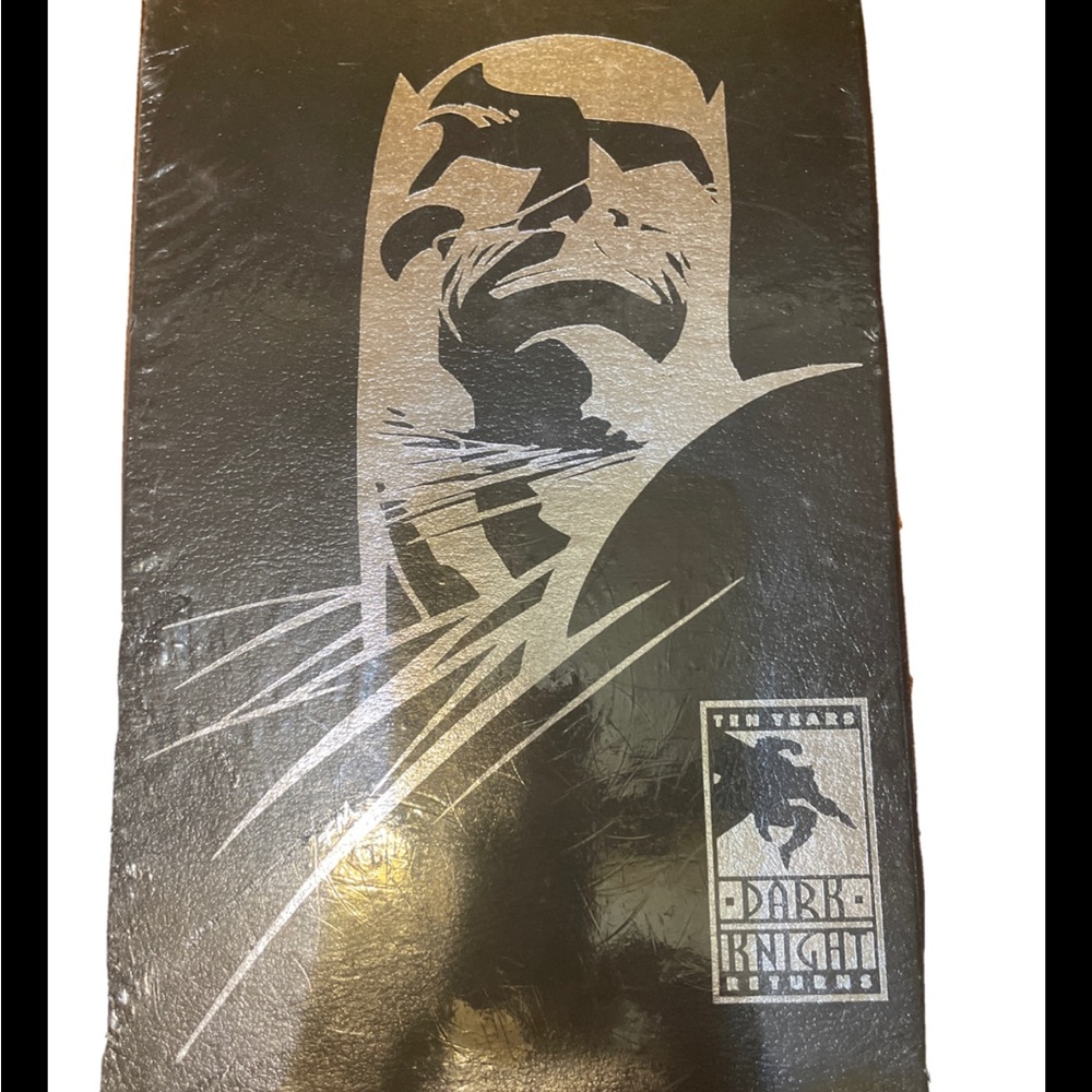 batman book 1996 the Dark Knight Returns, Sealed And Signed 10th Anniversary